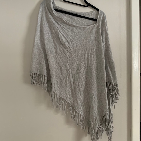 27 Miles Malibu Cashmere Fringe poncho in grey - Picture 4 of 4